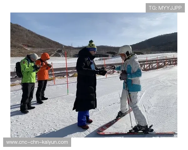 冰雪运动学院开展少儿滑雪教学的教师资格认证试点,儿童滑雪培训 冰雪运动学院开展少儿滑雪教学的教师资格认证试点,儿童滑雪培训